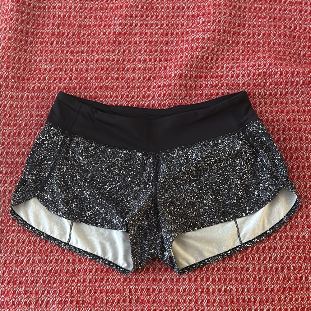 Lululemon Athletica Black and White Low Rise Speed Up Shorts 2.5”
